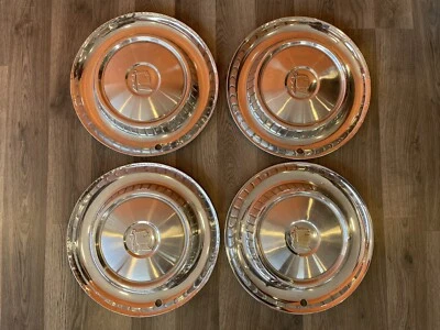 1957 Dodge Royal Lancer Knight #1732320 conjunto de capas de roda calota (16-91) - Imagem 1 de 4