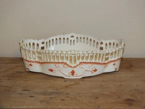 + Pflanzgefäß, Durchbrochener Korb aus englischer Keramik + - Bild 1 von 9