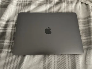 MacBook Air 2020 – Retina i5 / 8GB / 256GB - Afbeelding 1 van 6