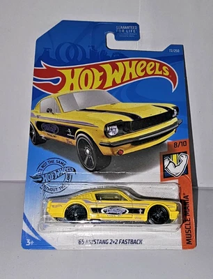 2019 Hot Wheels MUSCLE MANIA 8/10 '65 Mustang 2+2 Fastback 72/250 (Yellow) - Image 1 of 4