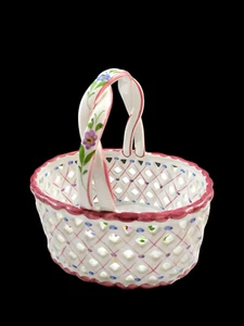 Cesta de porcelana reticulada pintada a mano flores Portugal mango retorcido 8" - Imagen 1 de 11