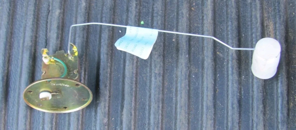 NOS Triumph  214465 Triumph TR5 TR6 Sending Unit - Image 1 of 4