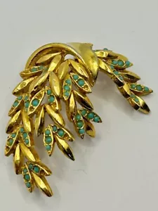 Vtg Brooch Sphinx Gold Tone Metal leaves 60s grannycore gift cottage jewellery  - Picture 1 of 7