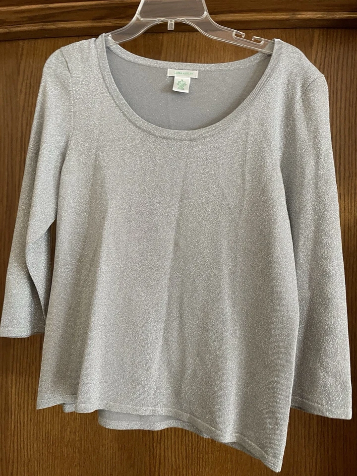 Impresionante blusa para mujer Laura Ashley plateada brillante talla mediana Foto 1 de 3