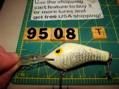 V9508 T POE'S WOODEN FISHING LURE - Image 1 of 4