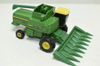 Ertl 1:80 John Deere Turbo Combine With Corn Head - Image 1 of 4
