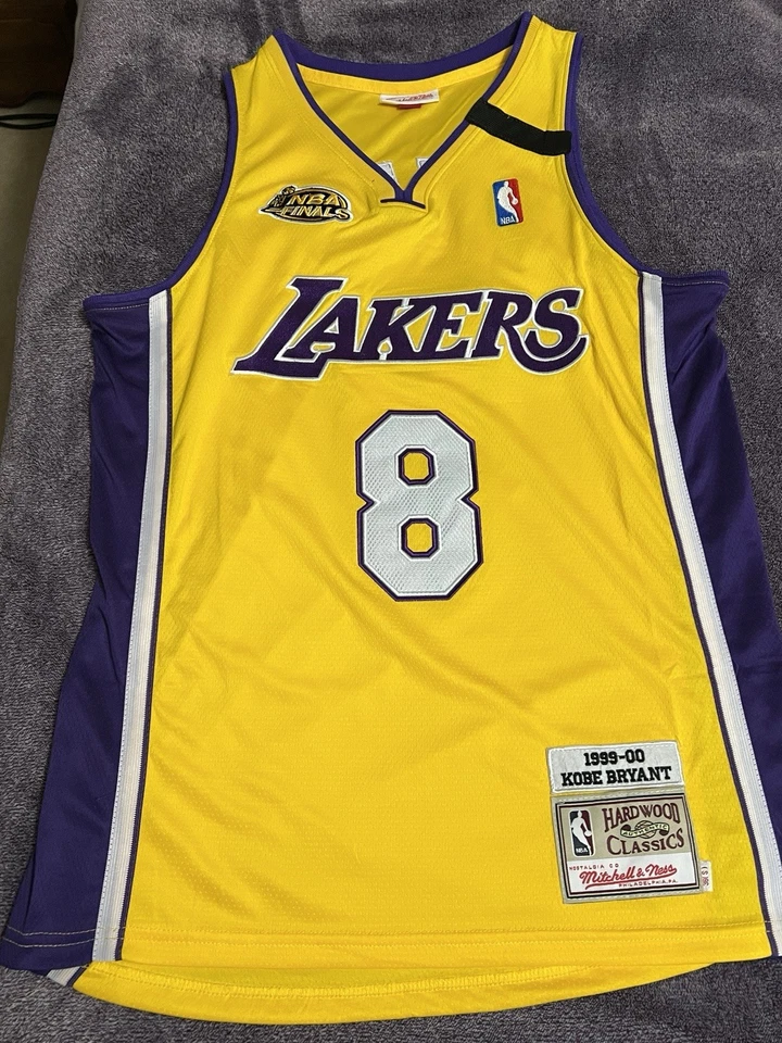 Mitchell and Ness Slightly Used 1999-2000 Kobe Bryant Finals Jersey Small (36) - Image 1 of 4