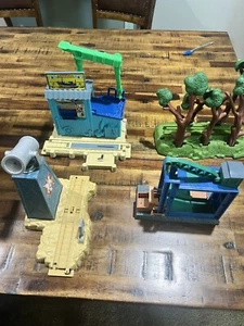 Thomas the train buildings, Total 4 - Picture 1 of 16
