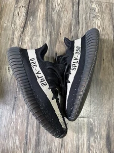 Size 8 - adidas Yeezy Boost 350 V2 Low Oreo - Picture 1 of 7