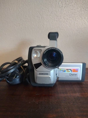 Samsung 8mm Camcorder SCL906 - Image 1 of 4