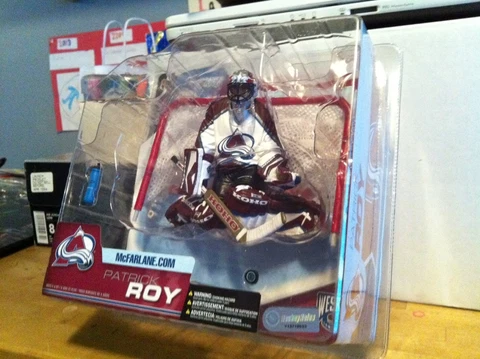 McFarlane NHL Series 6 PATRICK ROY Avalanche White Shirt Variant Figure Legends Cover