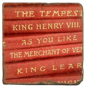 Studio Vertu, Shakespeare's Plays, The Bard of Avon Botticino Marble Trivet - Picture 1 of 2