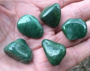 5 x GREEN VERDITE IN QUARTZ CRYSTAL POLISHED STONE 20mm - 23mm ID CARD - Foto 1 di 6