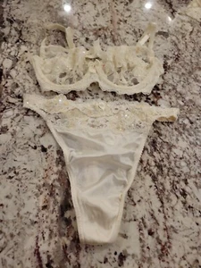 True Vintage Victoria Secret Second Skin Satin Bra & Panty Set White - Picture 1 of 8