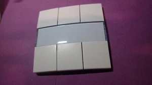 HAGER TEBIS Kallysta WKT906B - Enjoliveur Kallysta 6 touches KNX coloris BLANC