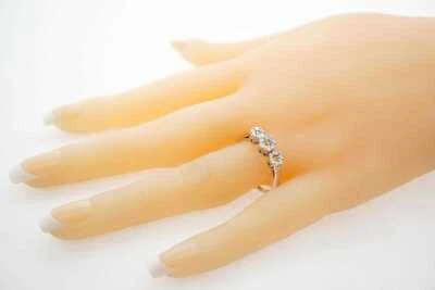 Venta inmobiliaria anillo de diamantes de oro blanco de 14 k talla 8,75 G color amarillo elegante vintage Foto 1 de 4