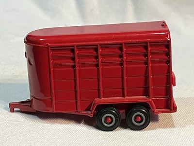 Ertl 1/64 Diecast Horse Farm Toy Trailer Collectible - Image 1 of 4