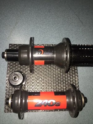 Juego de bujes DTswiss 240 130/135 mm F/R MTB/ROAD de colección años 90 Foto 1 de 4