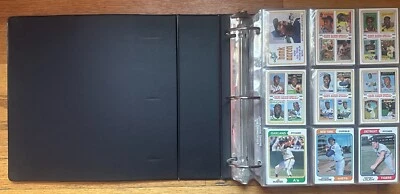 1974 Topps Baseball Complete Set (704 cards) w/ Binder & Traded Set EX+ - Image 1 of 4