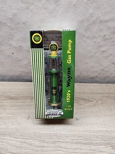 John Deere 1920s Wayne Gas Pump Replica 1:25 Scale 1999 Limited Edition New - Picture 1 of 4