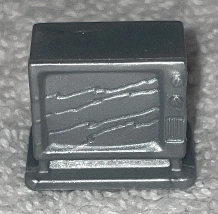 2019 Scene It? Simpsons TV Television Token Replacement Part Game Piece - Image 1 of 4