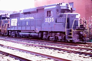 DUPLICATE SLIDE CONRAIL GP-30 #2225 (ex-PC/PRR #2225) TARENTUM, PA MAY 9, 1976 - Picture 1 of 1