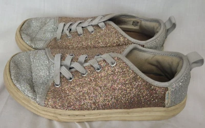 Zapatillas Toms Shoes Talla 12.5 Niños Plateadas Salmón Brillo Foto 1 de 3