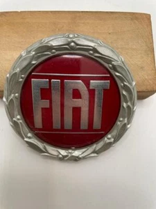 5961009 Stemma, logo, badge in plastica FIAT vari modelli anni 70 - Foto 1 di 2