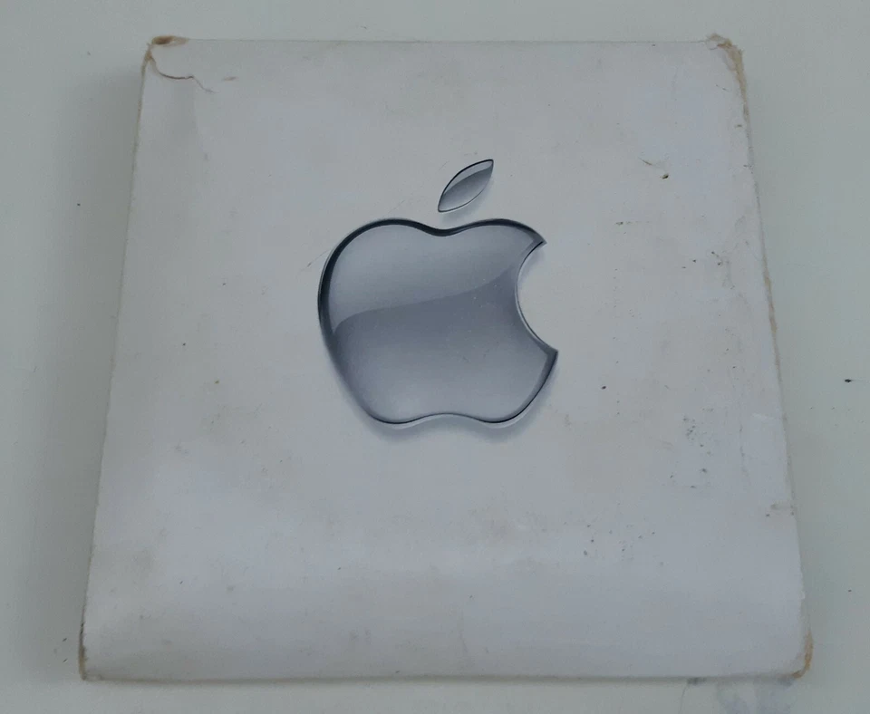 Original Genuine Apple iMac Media iOS X 10.1.2 PUMA 11 CD-Rom's - Image 1 of 4