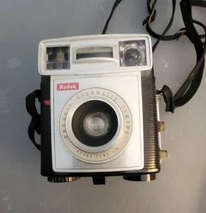 KODAK BROWNIE STARMATIC CAMERA - GREAT CONDITION WITH SOFT CASE.Untested.VINTAGE - Picture 1 of 7
