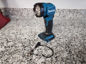 Makita 18V 18 Volt LXT Lithium-Ion Cordless L.E.D. Flashlight DML815 (Tool Only) - Picture 1 of 2