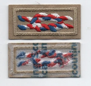Eagle Scout Award Knoten, auf hellbraunem Gewebe, Scouting America" über feinem Gazerücken - Bild 1 von 1