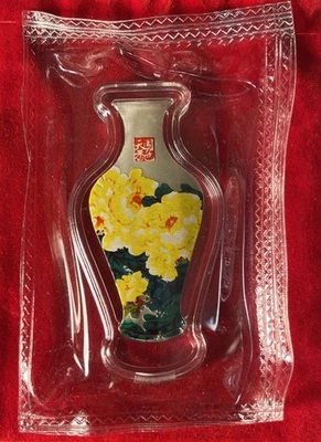 🌞  Yellow, White and Red Flower Vase 10 gram .999 Silver Colorized Art Bar - Image 1 of 2