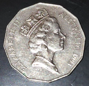 Moneda australiana de 50 c de cincuenta centavos de circulación 🙂 1993 ESCUDO DE ARMAS - Certificado de autenticidad - Bajo acuñado - Imagen 1 de 2