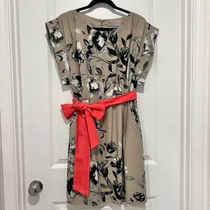 Eliza J Women's Dress Beige With Black & White Floral Print Contrast Belt Sz. 8 - Picture 1 of 13