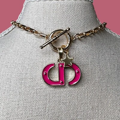 Auténtico collar con cremallera/dije Dior estampado reciclado, logotipo, grueso, dorado Foto 1 de 4