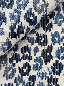 SCALAMANDRE "BLOOM/Lapis" Azul/Blanco roto Jacquard escala Sm-$274-25.5"W x 26.5"L - Imagen 1 de 7