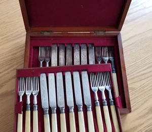 Antique Silver Fish Knives and Forks in Beautiful Wooden Case - Picture 1 of 10