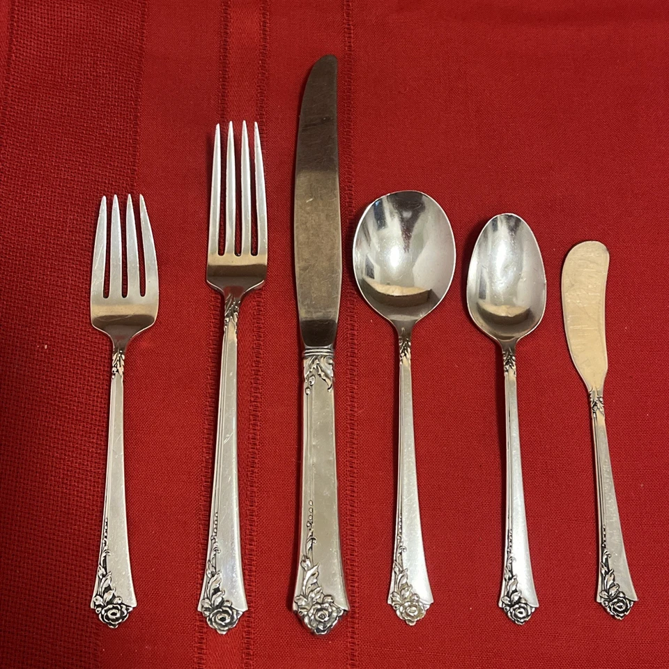 Ajuste de lugar de 6 piezas de reliquia de plata esterlina con patrón de rosa damasco Foto 1 de 4