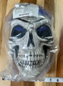Máscara Calavera Infernal Azul Iluminada LED Spooktacular Creations Halloween #16429 - Imagen 1 de 7