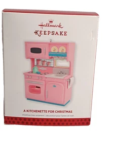 Hallmark Keepsake "UNA COCINA PARA NAVIDAD" Bonito adorno de cocina rosa - Imagen 1 de 10