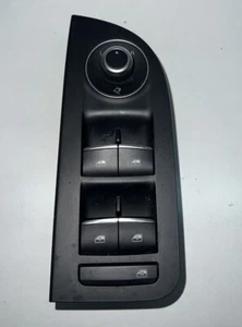 PULSANTIERA ALZACRISTALLI ANTERIORE SINISTRA LATO GUIDA ALFA ROMEO GIULIA - Foto 1 di 3