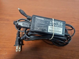 Adaptateur secteur authentique original Toshiba 19V 2.37A 45W PA3822U-1ACA - Photo 1/2