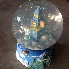 Enesco Disney Peter Pan Sculpted Musical Snow Globe Plays Au Clair De La Lune