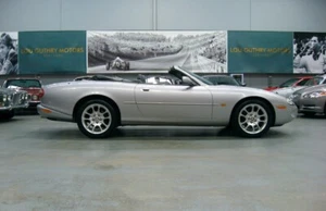 2000 Jaguar XKR 4L V8 Supercharged Convertible - Picture 1 of 24