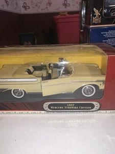 1957 MERCURY TURNPIKE CRUISER ROAD SIGNATURE 1:18 DIECAST DELUXE EDITION SHARP - Picture 1 of 9