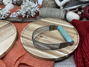 Vintage Androck Wire Pasticceria Frullatore Tagliapasta Torta - Manico Legno Verde USA - Foto 1 di 4