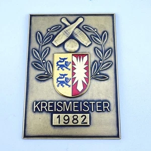 Placca Kreismeister 1982 Kegelsport Schleswig Holstein vintage da collezione #30734 - Foto 1 di 5