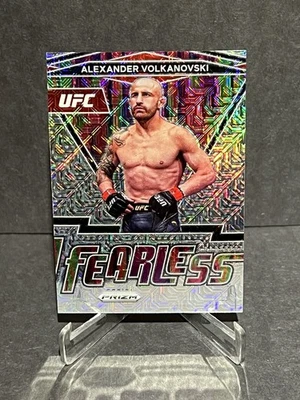 2022 Panini Prizm UFC #22 Alexander Volkanovski Fearless Mojo #/25 - Image 1 of 2