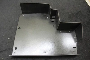 BANDEJA DE PAQUETES BAJO TABLERO FORD ESCORT MK1 LH PARA COCHE LHD INCLUYENDO RIEL - Imagen 1 de 1
